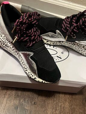Steve Madden Black Sneakers with Silver Panels and Pink Laces